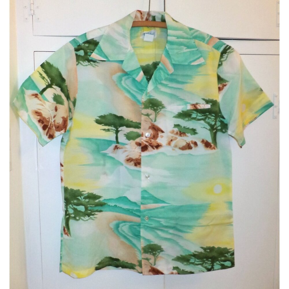 Vintage KOLEKOLE HAWAIIAN SHIRT Size Medium Aqua Green Yellow OCEAN Trees -Poly
